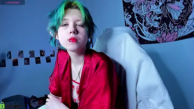 LittleKittenStar online show from March 28, 2026, 3:07 am