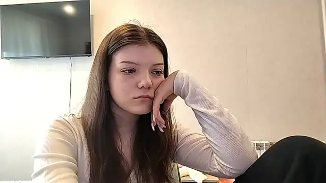 Snapshot of Helgawithyou chatting on April 1, 2026, 1:34 pm Helgawithyou online show from April 1, 2026, 1:34 pm