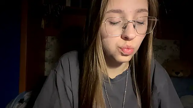 Vickyfaith online show from April 8, 2026, 9:38 pm