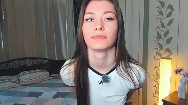 Snapshot of JulissaLipoma chatting on May 2, 2026, 7:24 am JulissaLipoma online show from May 2, 2026, 7:24 am