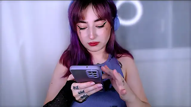 Snapshot of MistressEdith chatting on June 19, 2026, 8:47 pm MistressEdith online show from June 19, 2026, 8:47 pm