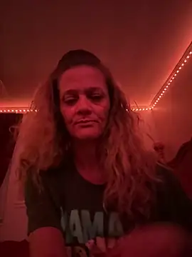 MaKeItWeT4200 online show from March 25, 2026, 2:23 am