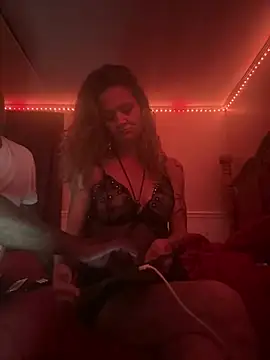 MaKeItWeT4200 online show from April 16, 2026, 6:25 am