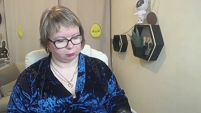 BonnnyBoobsy online show from April 11, 2026, 7:45 am