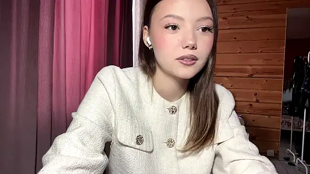 Snapshot of LenLen_Solen chatting on March 19, 2026, 8:25 am LenLen Solen online show from March 19, 2026, 8:25 am