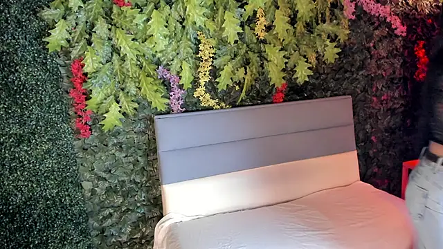 SweetMaddyson online show from April 14, 2026, 11:26 am