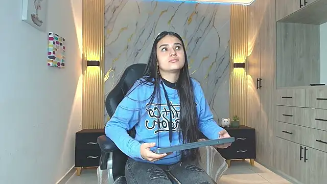 Snapshot of Valkiria77_Eup chatting on March 19, 2026, 11:10 am Valkiria77 Eup online show from March 19, 2026, 11:10 am