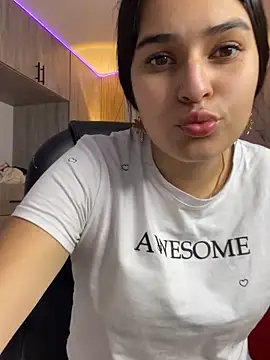 Snapshot of Valkiria77_Eup chatting on April 6, 2026, 9:05 pm Valkiria77 Eup online show from April 6, 2026, 9:05 pm