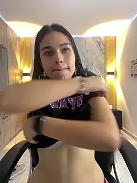 Snapshot of Valkiria77_Eup chatting on April 1, 2026, 11:44 am Valkiria77 Eup online show from April 1, 2026, 11:44 am