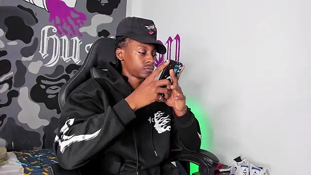 Bryxxxon online show from April 5, 2026, 3:51 pm