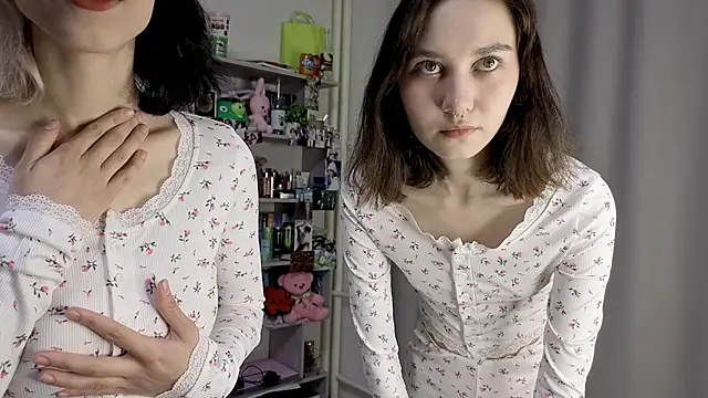 Snapshot of Layla_Muur chatting on June 1, 2026, 3:11 pm Layla Muur online show from June 1, 2026, 3:11 pm