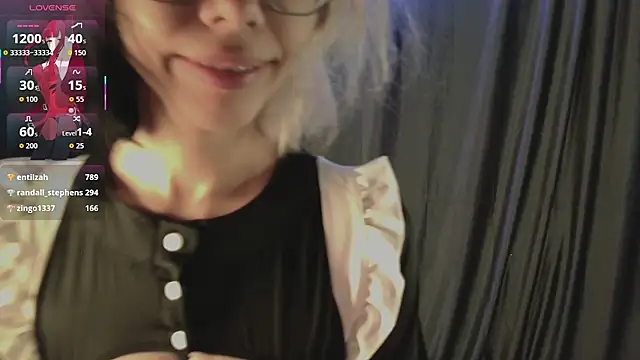 Snapshot of Layla_Muur chatting on April 24, 2026, 2:19 pm Layla Muur online show from April 24, 2026, 2:19 pm