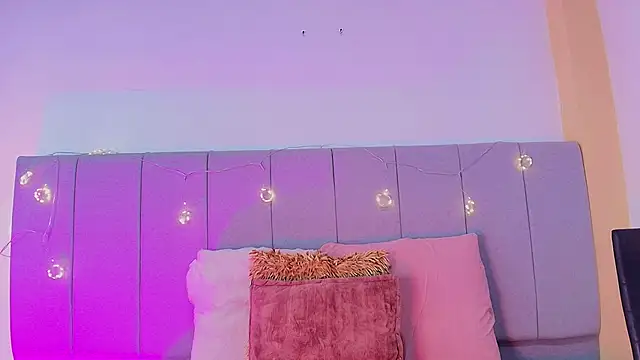 LiiaaGenner online show from April 4, 2026, 6:25 pm