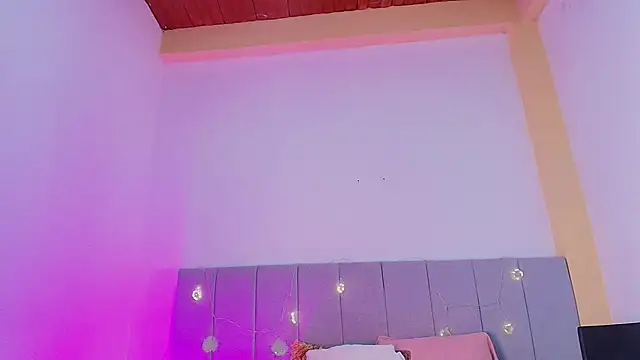 LiiaaGenner online show from April 9, 2026, 6:14 pm