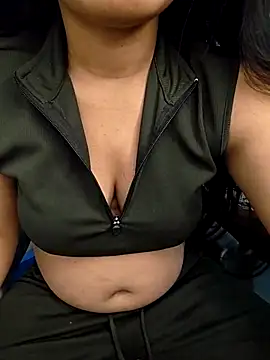 Ishika baby  online show from April 9, 2026, 5:52 pm