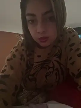 yelena mutizz1 online show from April 9, 2026, 4:24 pm