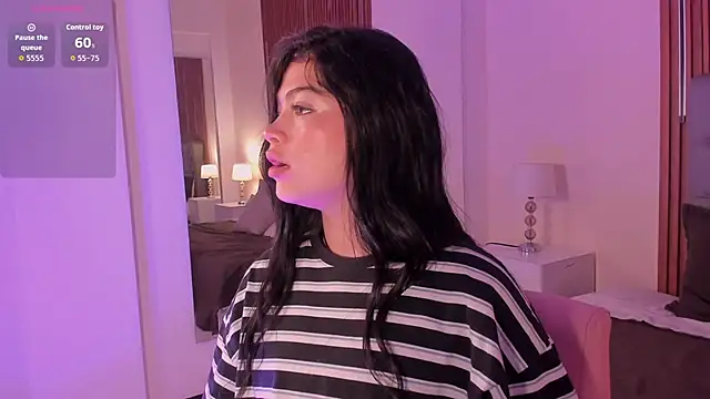 Snapshot of LiaSalvatore chatting on April 16, 2026, 12:39 pm LiaSalvatore online show from April 16, 2026, 12:39 pm