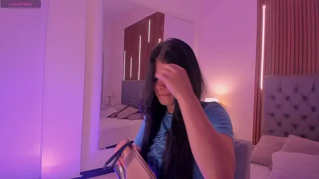 Snapshot of LiaSalvatore chatting on March 25, 2026, 12:26 pm LiaSalvatore online show from March 25, 2026, 12:26 pm