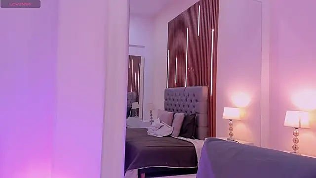 Snapshot of LiaSalvatore chatting on April 11, 2026, 1:37 pm LiaSalvatore online show from April 11, 2026, 1:37 pm