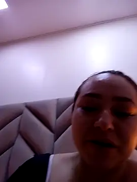 SabrinaVantress online show from April 15, 2026, 5:35 am