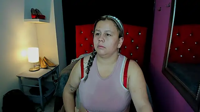 ScarletBigTitties online show from April 15, 2026, 11:59 am