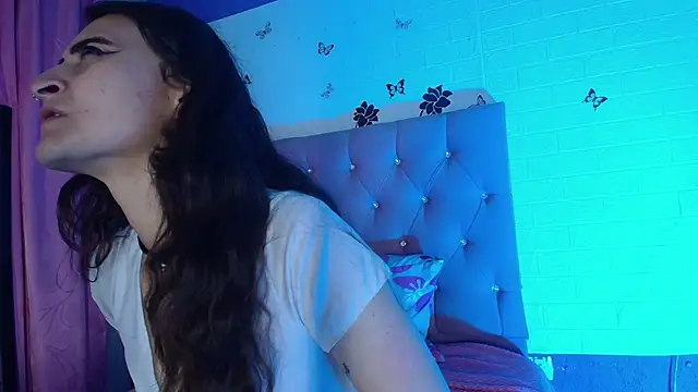 Saraa Velvett online show from April 22, 2026, 3:24 am