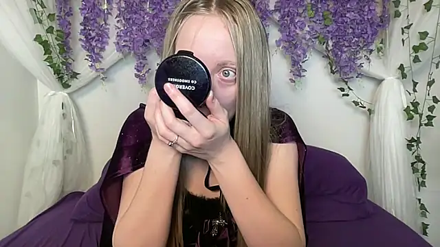 Snapshot of ElfGirlAna chatting on April 10, 2026, 3:41 pm ElfGirlAna online show from April 10, 2026, 3:41 pm