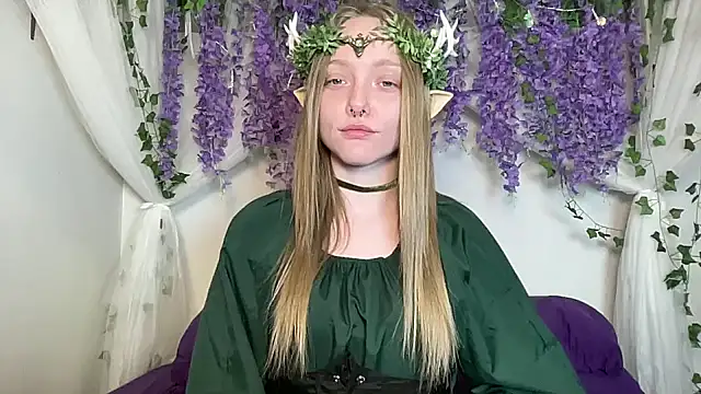 Snapshot of ElfGirlAna chatting on March 27, 2026, 3:24 pm ElfGirlAna online show from March 27, 2026, 3:24 pm