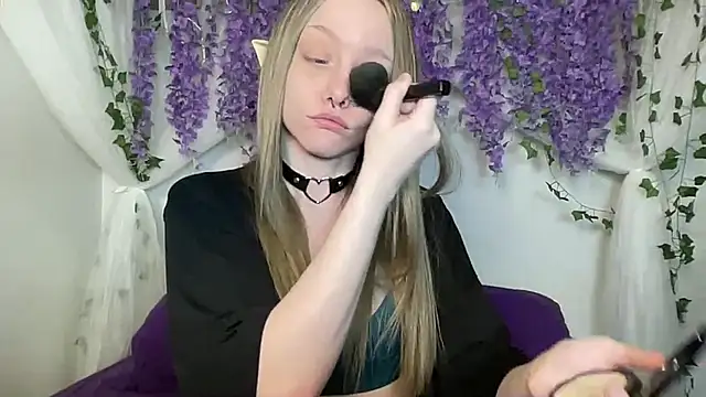 Snapshot of ElfGirlAna chatting on March 25, 2026, 3:33 pm ElfGirlAna online show from March 25, 2026, 3:33 pm