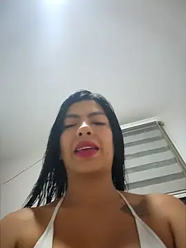 Noa rousse01 online show from April 12, 2026, 10:24 pm