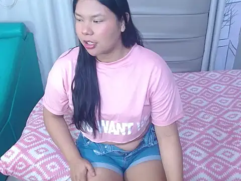 Snapshot of alma_ramseycm chatting on April 10, 2026, 7:43 pm alma ramseycm online show from April 10, 2026, 7:43 pm