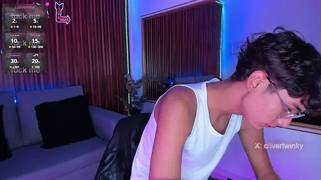 Oliver20   online show from April 1, 2026, 3:41 am