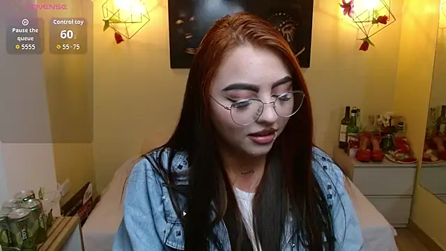 Snapshot of Miley_Clarck chatting on April 25, 2026, 1:41 pm Miley Clarck online show from April 25, 2026, 1:41 pm