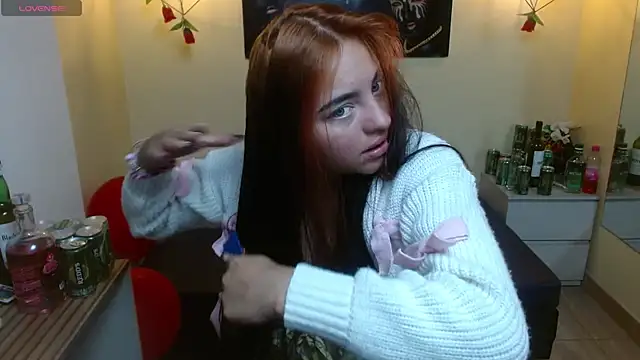 Snapshot of Miley_Clarck chatting on May 1, 2026, 12:32 pm Miley Clarck online show from May 1, 2026, 12:32 pm