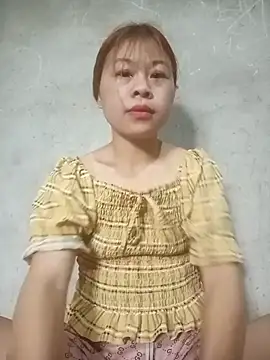 Aurora Luna online show from March 24, 2026, 4:56 am