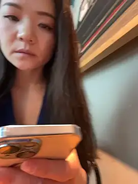 lucyxiaolulu online show from April 12, 2026, 1:31 am