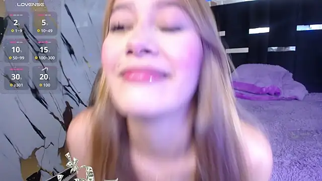 Daniela-hill online show from April 7, 2026, 4:03 am