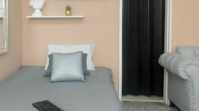  ArchieBlu  online show from March 21, 2026, 3:41 am