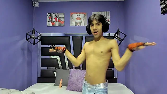  ArchieBlu  online show from March 31, 2026, 3:19 am