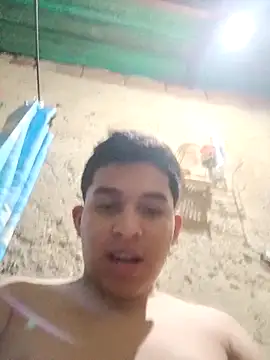 alee28728 online show from April 14, 2026, 7:24 am