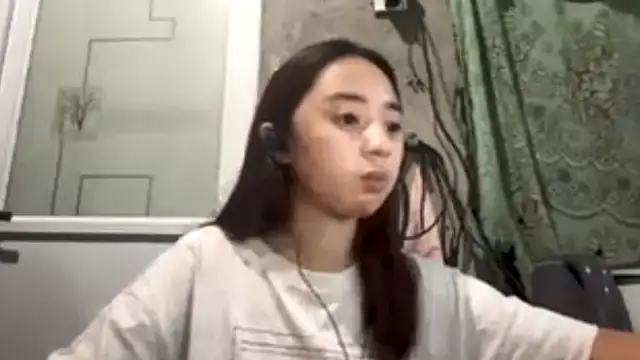 LenoraLacassagne online show from March 26, 2026, 3:21 pm