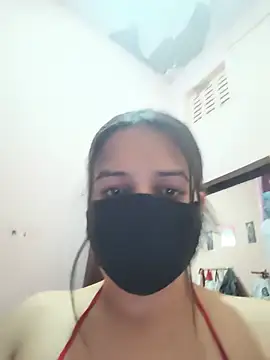 Snapshot of REENA-STRIP chatting on June 3, 2026, 6:45 pm REENA-STRIP online show from June 3, 2026, 6:45 pm