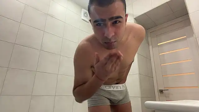 Snapshot of Daniel_ice chatting on April 23, 2026, 3:35 pm Daniel ice online show from April 23, 2026, 3:35 pm