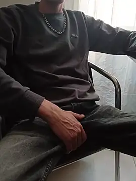 Snapshot of Skinboy06 chatting on April 23, 2026, 3:24 pm Skinboy06 online show from April 23, 2026, 3:24 pm