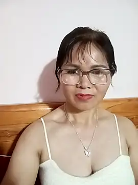 Snapshot of art_po19 chatting on March 29, 2026, 11:45 am art po19 online show from March 29, 2026, 11:45 am