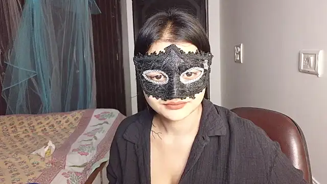 Punjabi baddie  online show from March 24, 2026, 5:24 pm