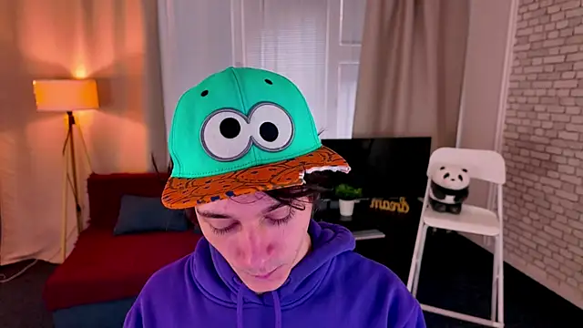 KevinStrike online show from April 15, 2026, 6:52 am