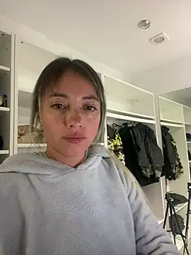 Sexyandtiny online show from April 1, 2026, 10:28 pm