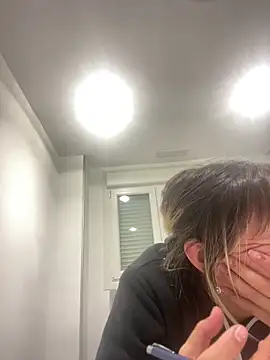 Sexyandtiny online show from April 3, 2026, 9:43 pm