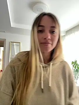 Sexyandtiny online show from April 14, 2026, 3:17 pm